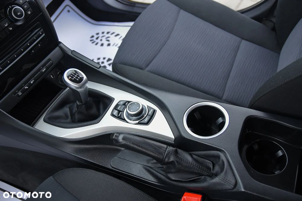 BMW X1 sDrive18d - 29