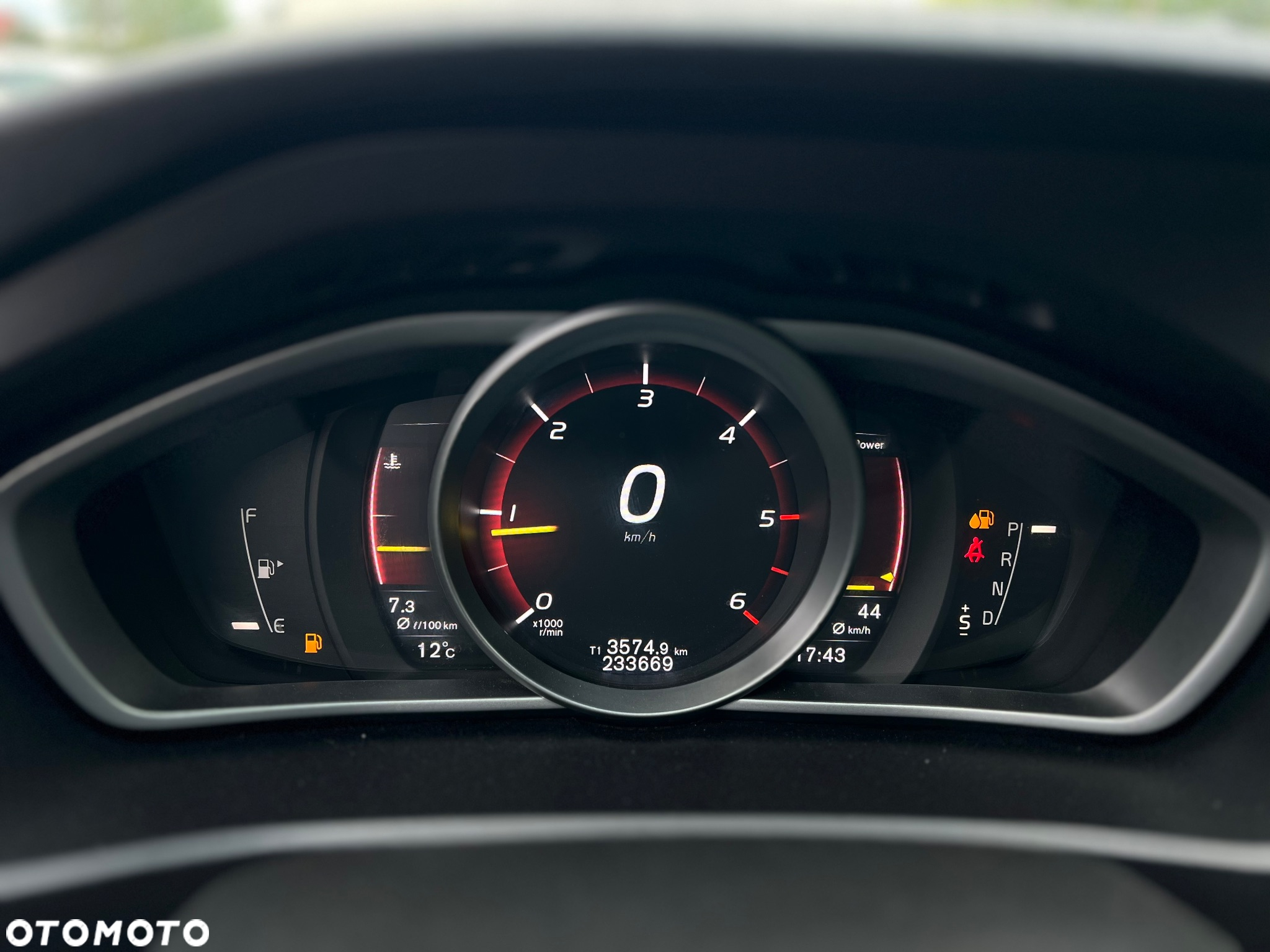 Volvo V40 D3 Geartronic - 13