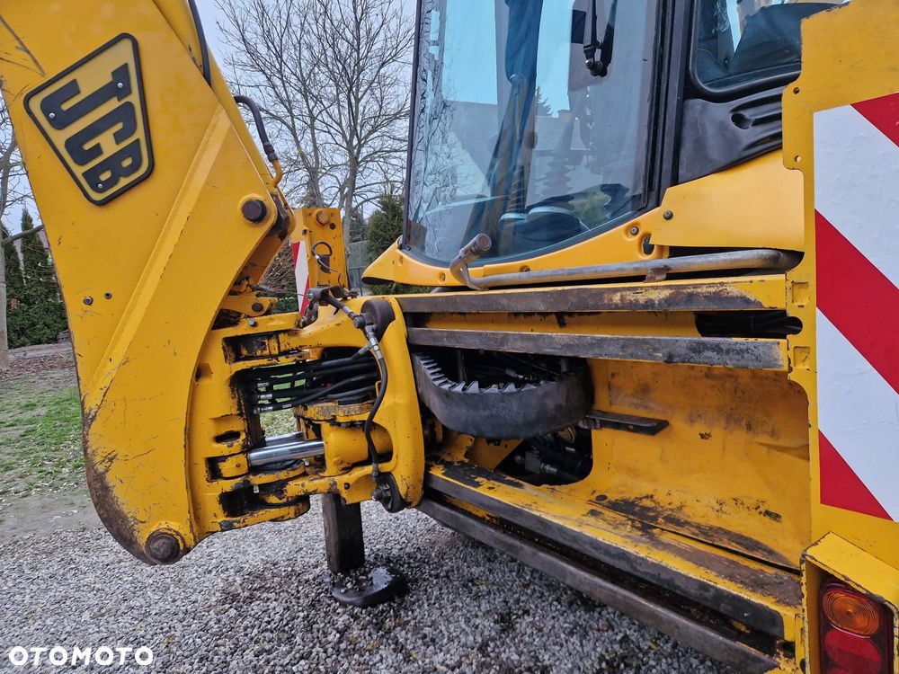 JCB 4CX - 11