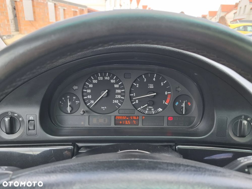 BMW Seria 5 525i - 17