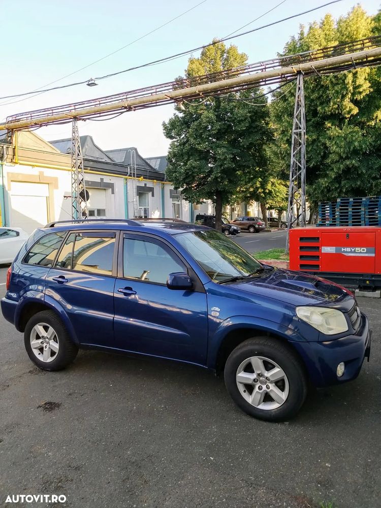 Toyota RAV4 D-4D 4x4 Sol - 4