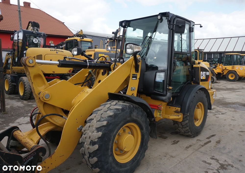 Caterpillar CAT 906 M - 2