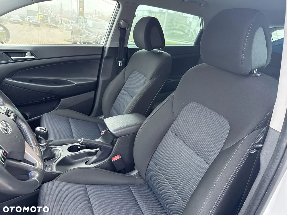 Hyundai Tucson 1.6 GDI BlueDrive Comfort 2WD - 11