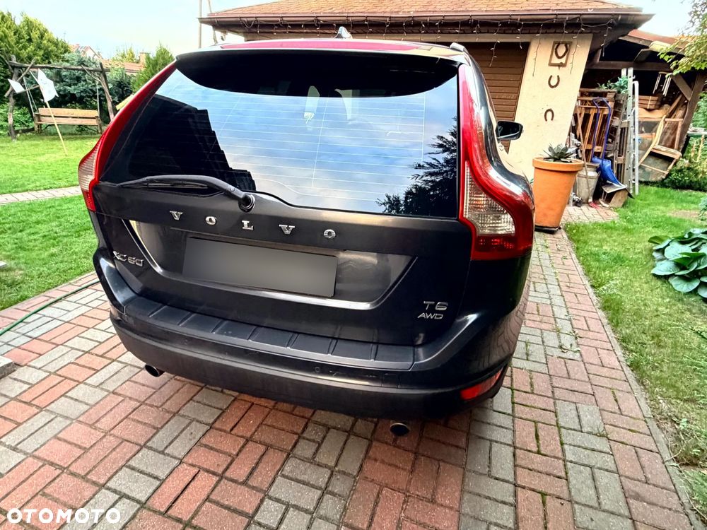 Volvo XC 60 T6 AWD Momentum - 2