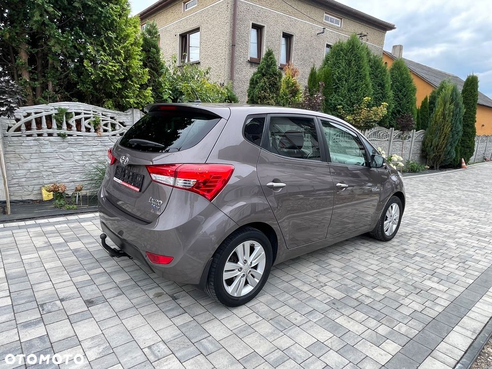 Hyundai ix20 1.4 Trend - 11