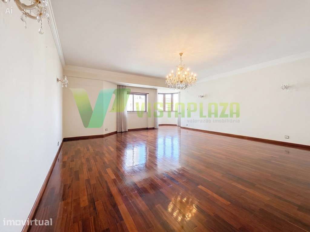 Apartamento T4 com garagem junto à Av. Afonso Costa, Areeiro - Grande imagem: 4/25