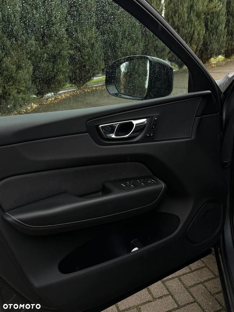 Volvo XC 60 B4 D AWD R-Design - 14