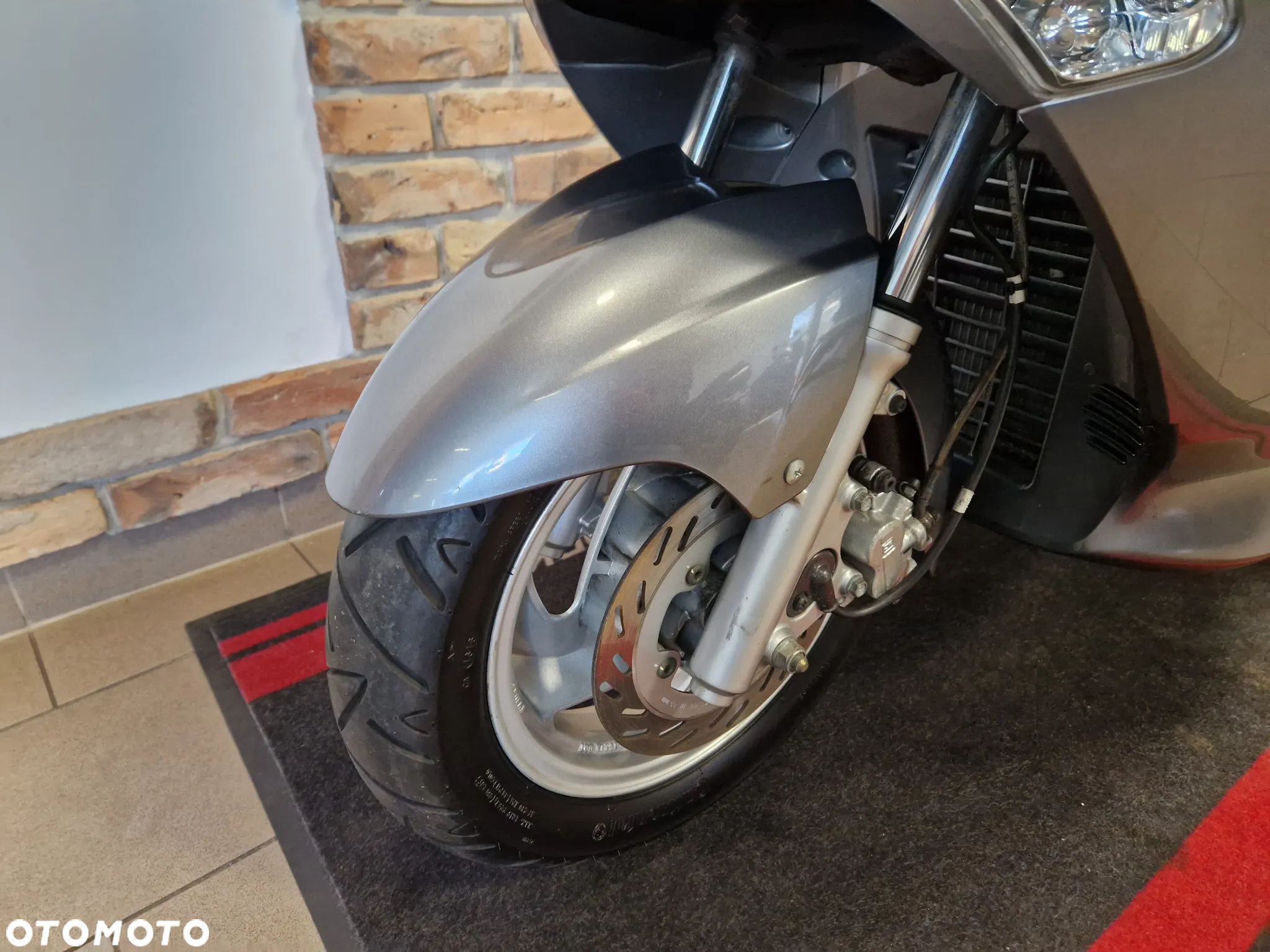 SYM GTS - 19