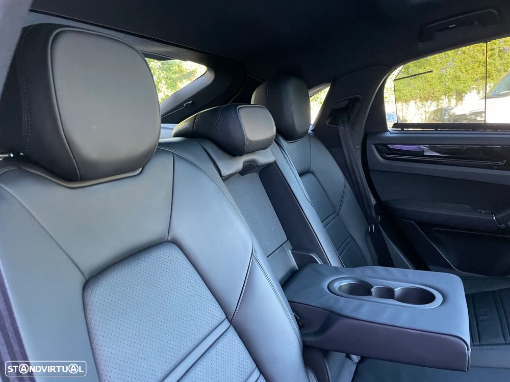 Porsche Cayenne Coupé E-Hybrid - 35