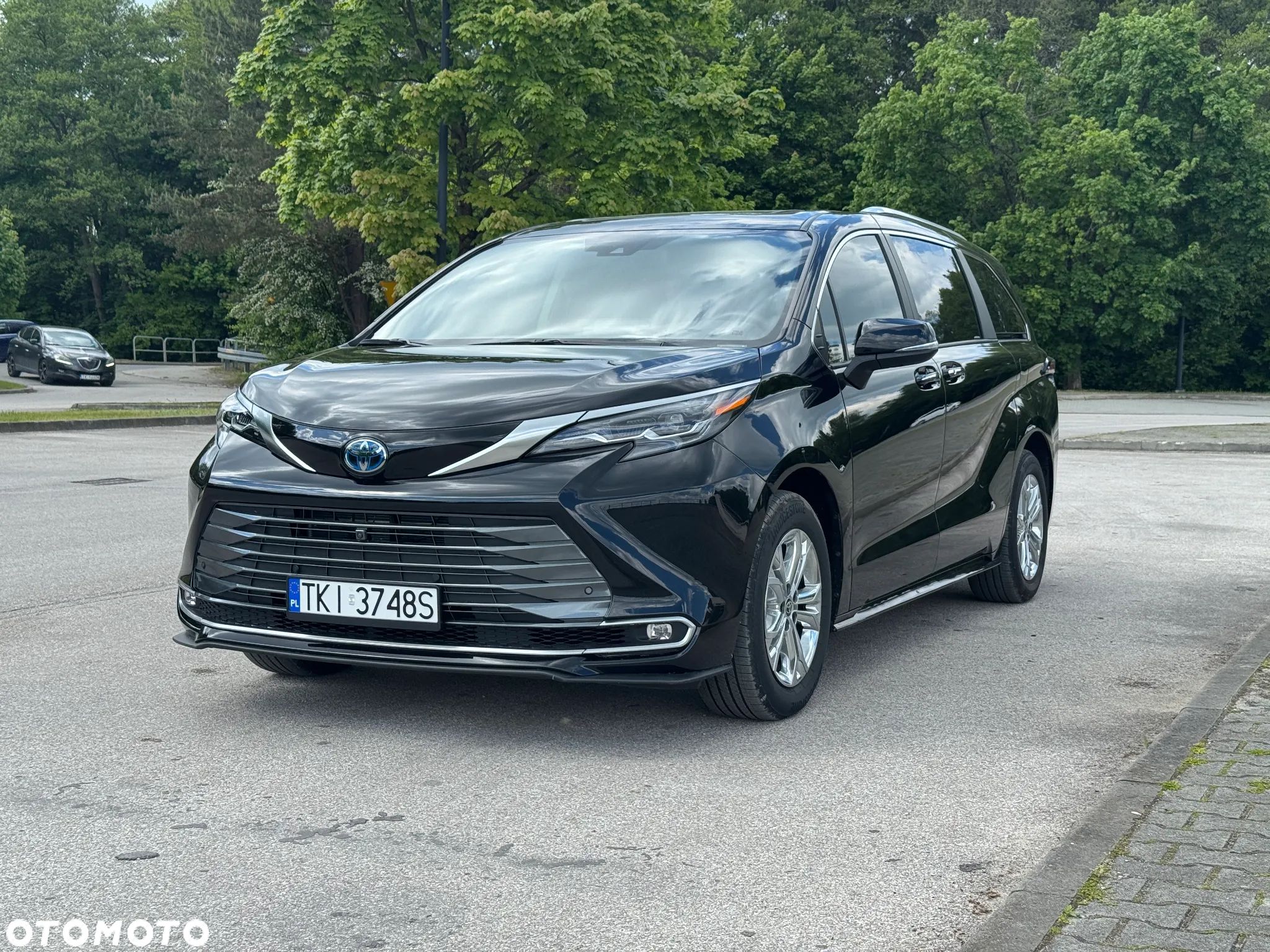 Toyota Sienna - 1