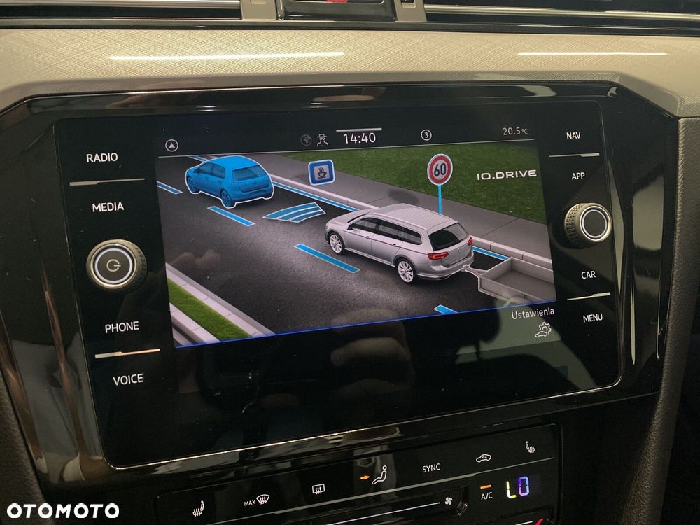 Volkswagen Passat - 19