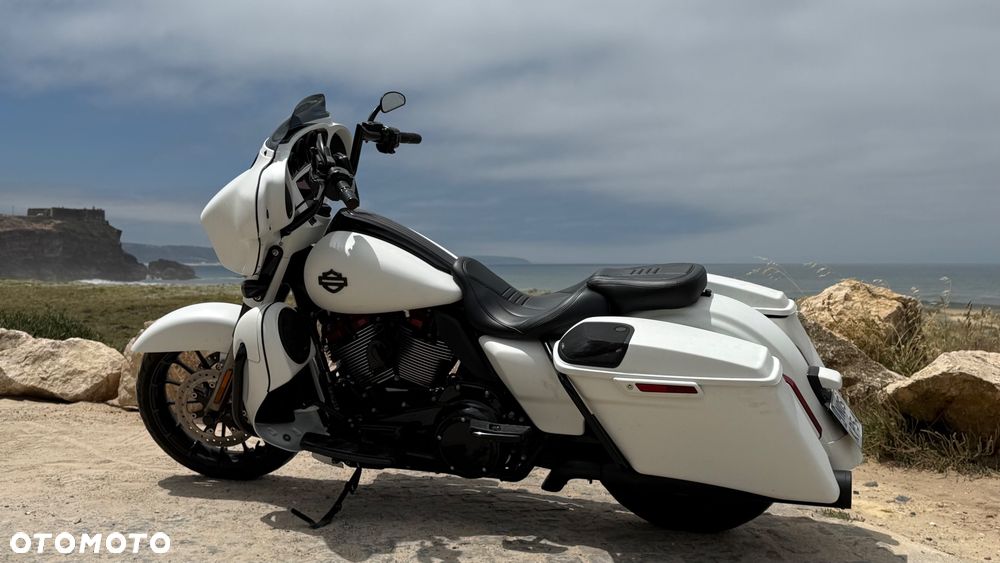 Harley-Davidson CVO Street Glide - 4
