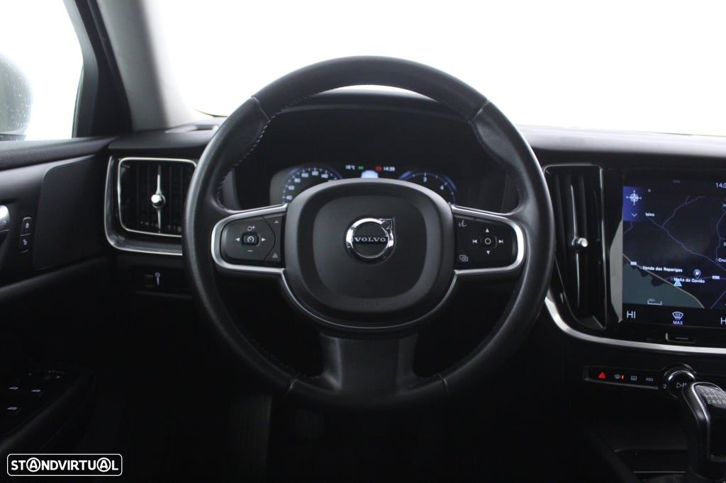 Volvo V60 2.0 D3 Momentum Plus - 20