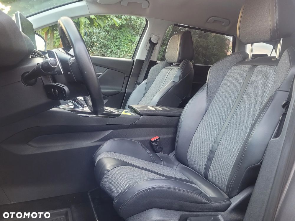 Peugeot 5008 - 9