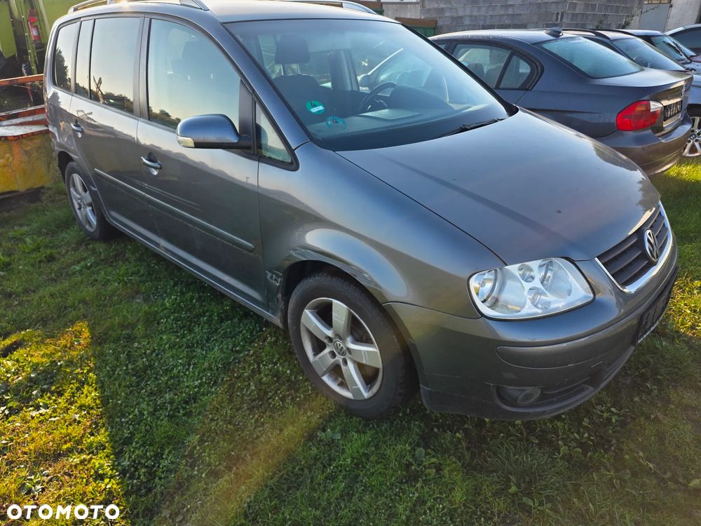 Volkswagen Touran 2.0 TDI DPF BlueMotion Technology Cup - 2