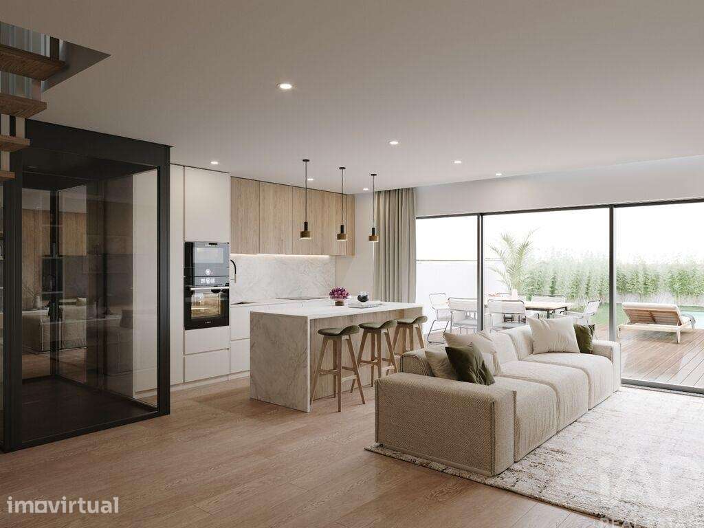 Casa / Villa T4 em Coronado (São Romão e São Mamede) de 270,00 m2 - Grande imagem: 3/24