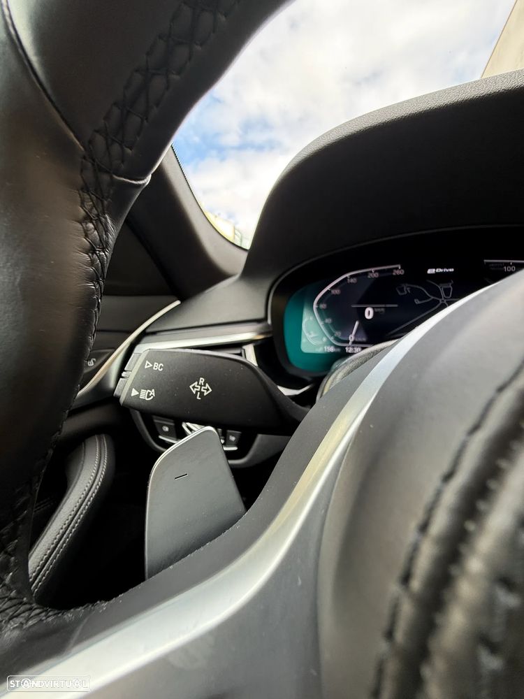 BMW 530 e Pack Desportivo M - 25