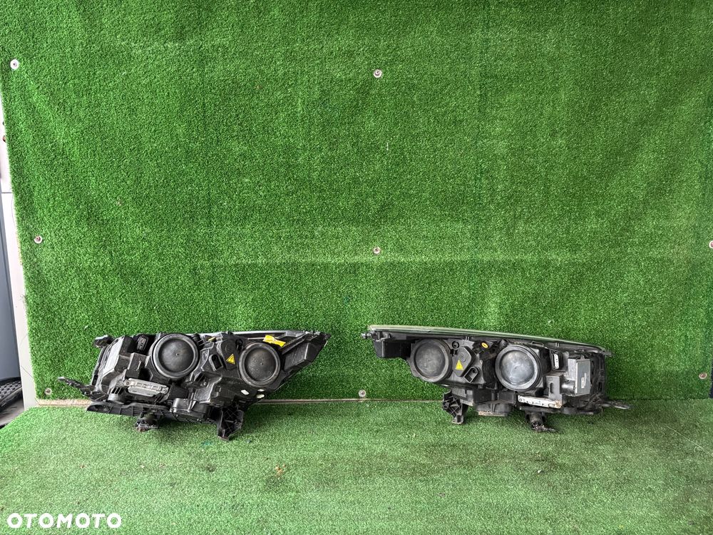 Ford Kuga MK2 lift lampa lewa ,prawa Xenon  ST Line czarny  środek - 6