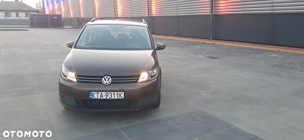 Volkswagen Touran - 11