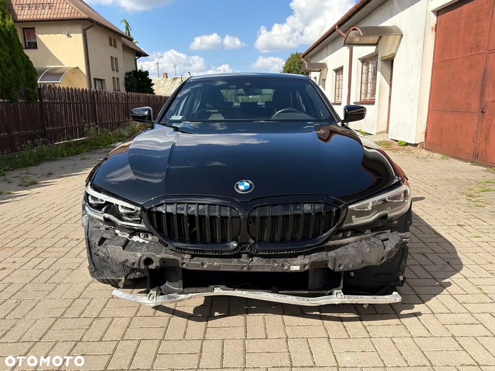BMW Seria 3 330i xDrive M Sport sport - 9