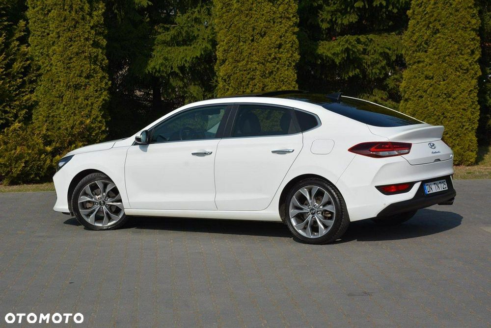 Hyundai i30 1.4 T-GDI Premiere Luxury - 4