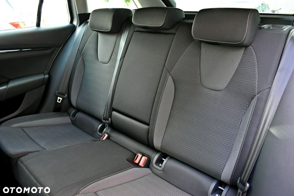 Skoda Octavia 1.5 TSI mHEV Selection DSG - 13