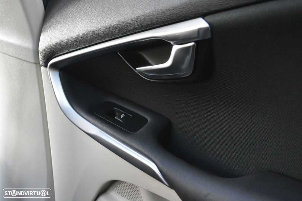 Volvo V40 1.6 D2 Momentum Eco - 18