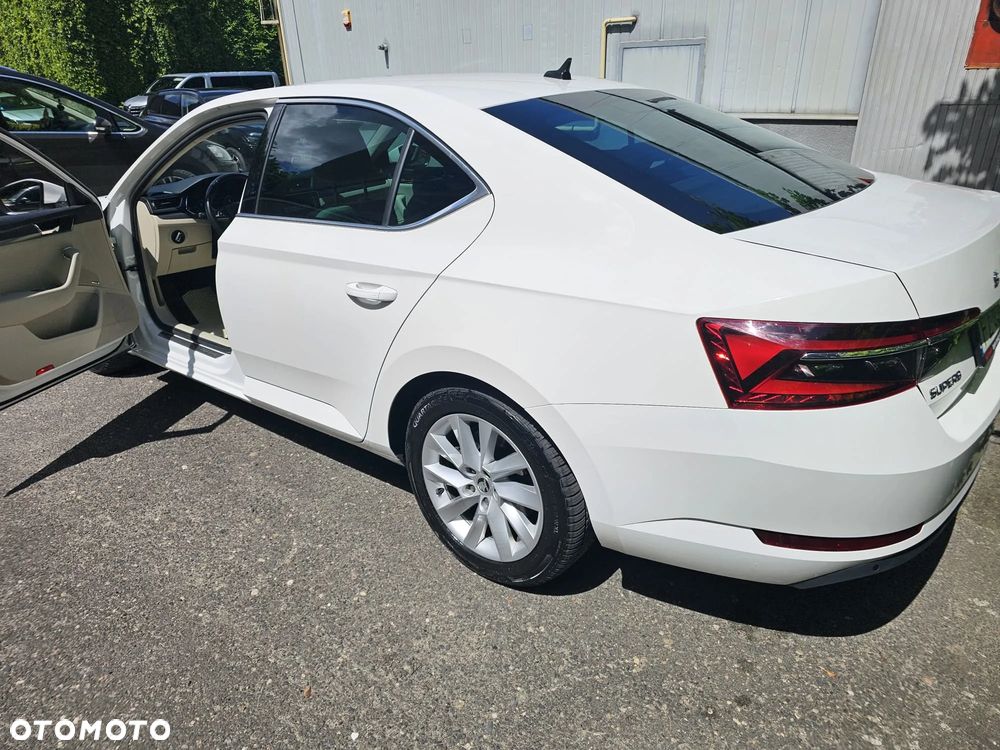 Skoda Superb 2.0 TDI SCR Style DSG - 6