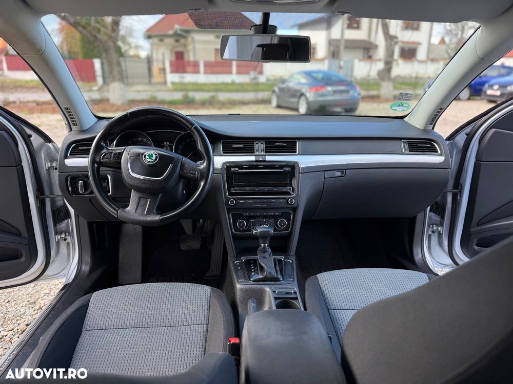 Skoda Superb 2.0 TDI DSG Exclusive - 5