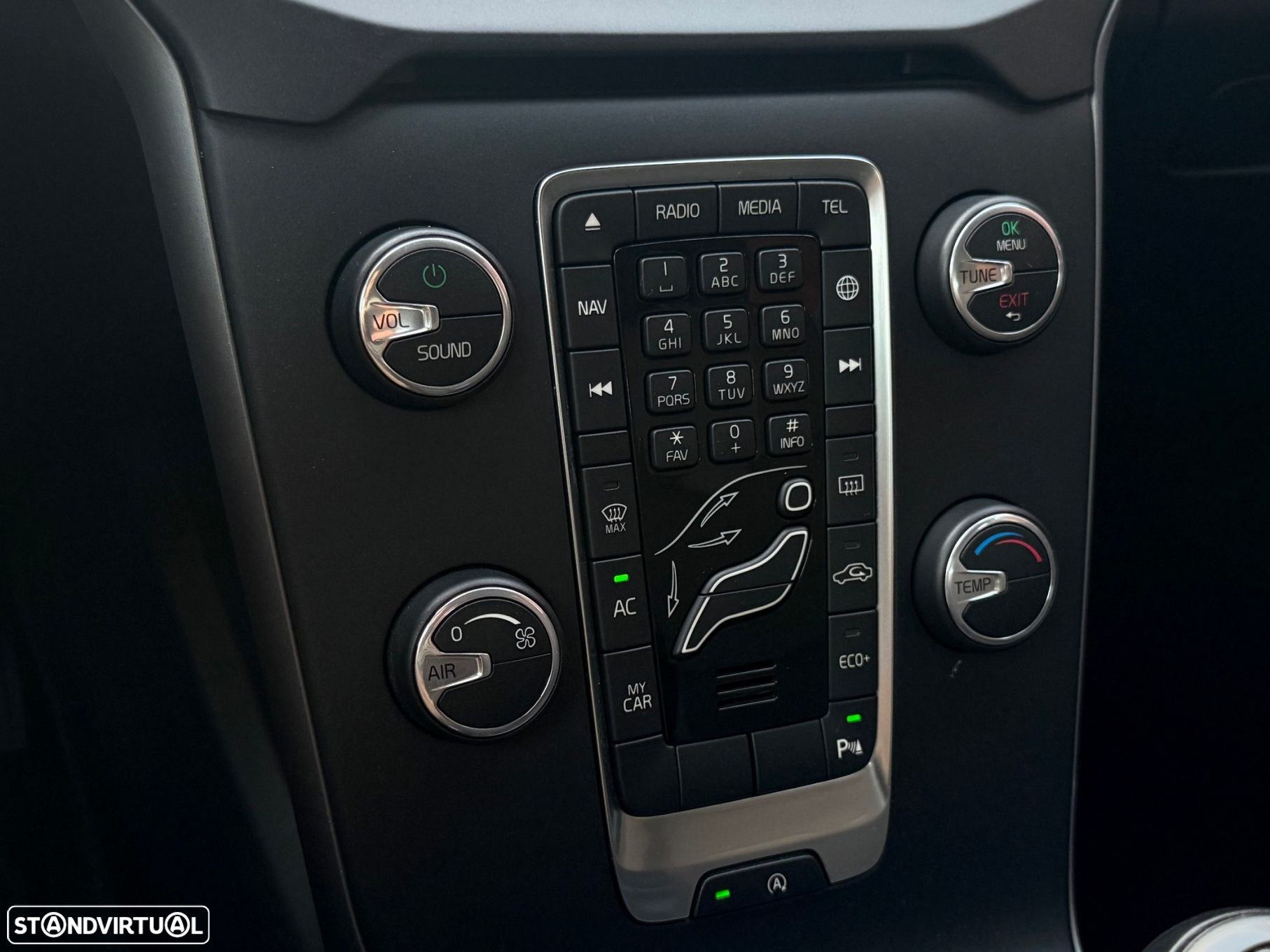 Volvo V40 2.0 D2 Momentum Geartronic - 14