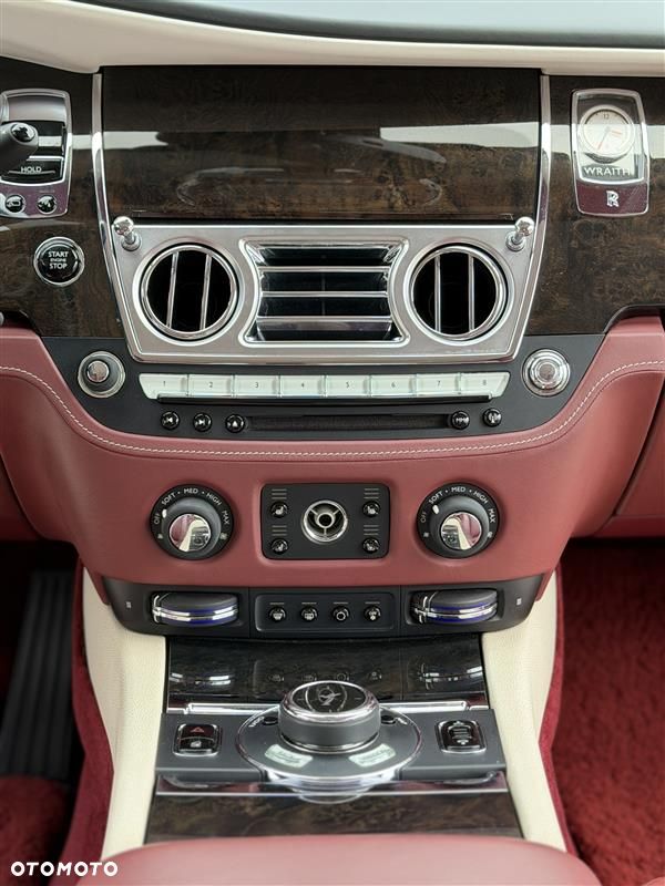 Rolls-Royce Wraith - 12