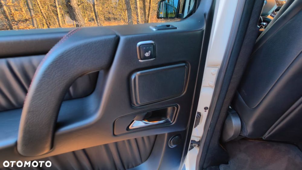 Mercedes-Benz Klasa G 350 BlueTEC 7G-TRONIC - 29