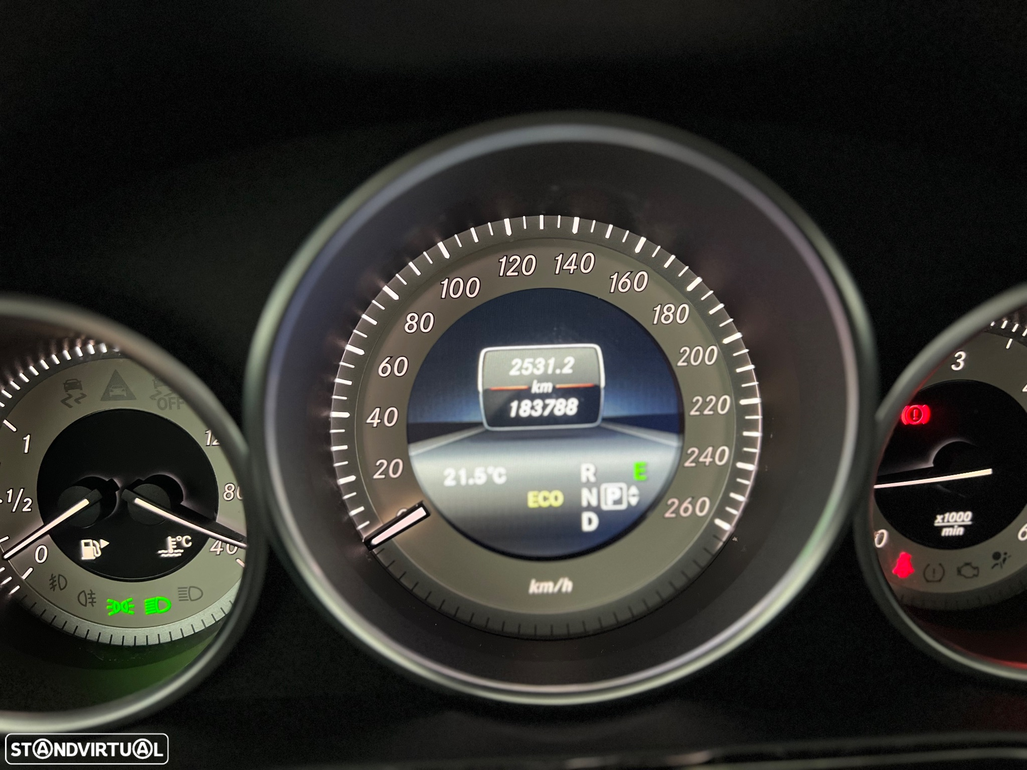 Mercedes-Benz E 220 CDi Avantgarde BlueEfficiency Auto - 19