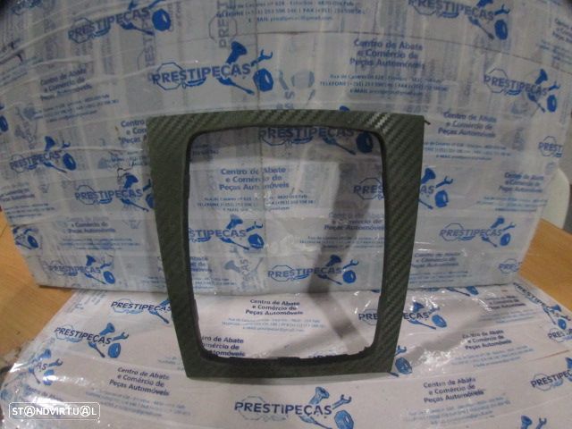 Grelha Friso A2046800039 MERCEDES C S204 W204 FASE 2  2012 200CDI 136CV 5P PRETO MEIO GRE CONSOLA CENTRAL - 1