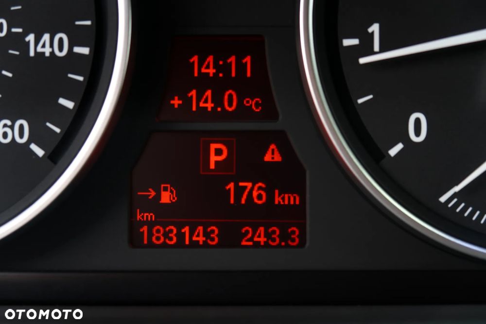 BMW X5 3.0si xDrive - 26