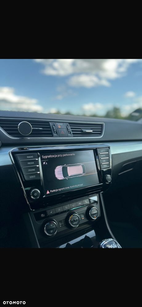 Skoda Superb 2.0 TDI Style DSG - 8