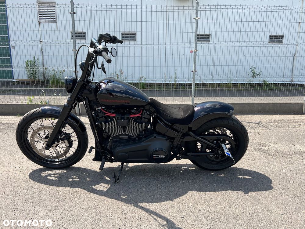 Harley-Davidson Softail Street Bob - 17