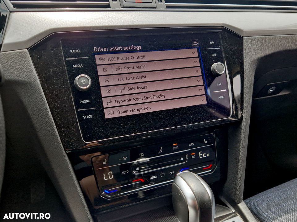 Volkswagen Passat - 21