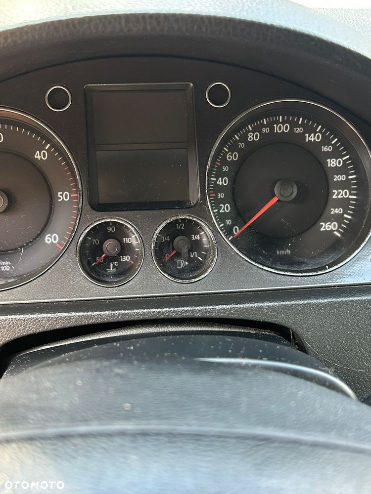 Volkswagen Passat 2.0 TDI Comfortline - 7