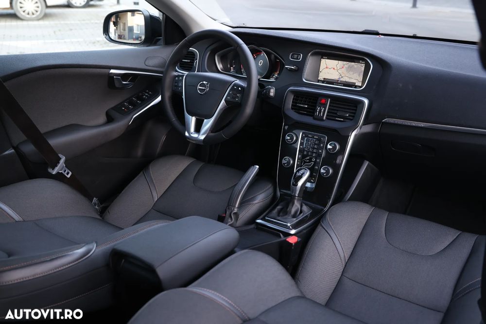 Volvo V40 D3 Geartronic Momentum - 8