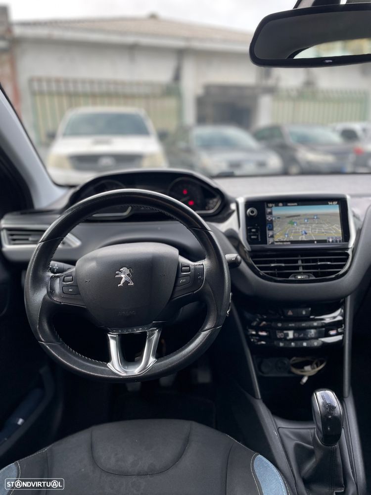 Peugeot 208 1.6 e-HDi Allure - 9