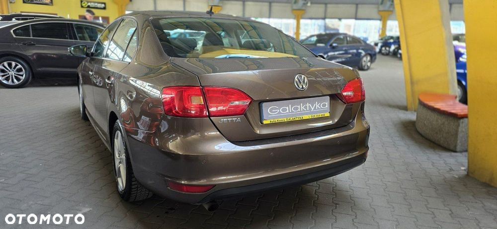 Volkswagen Jetta - 7