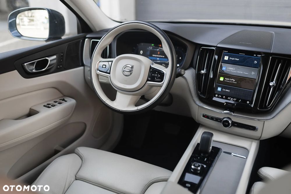 Volvo XC 60 B4 D AWD Plus Bright - 17