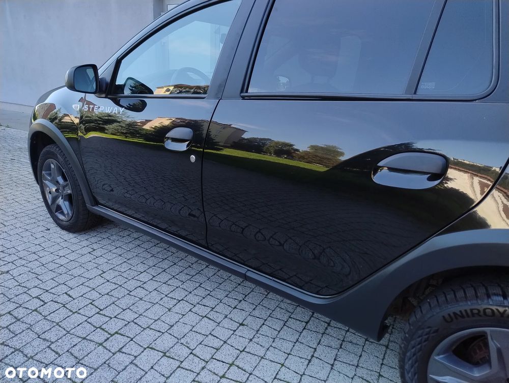 Dacia Logan TCe 90 S&S Stepway Celebration - 29