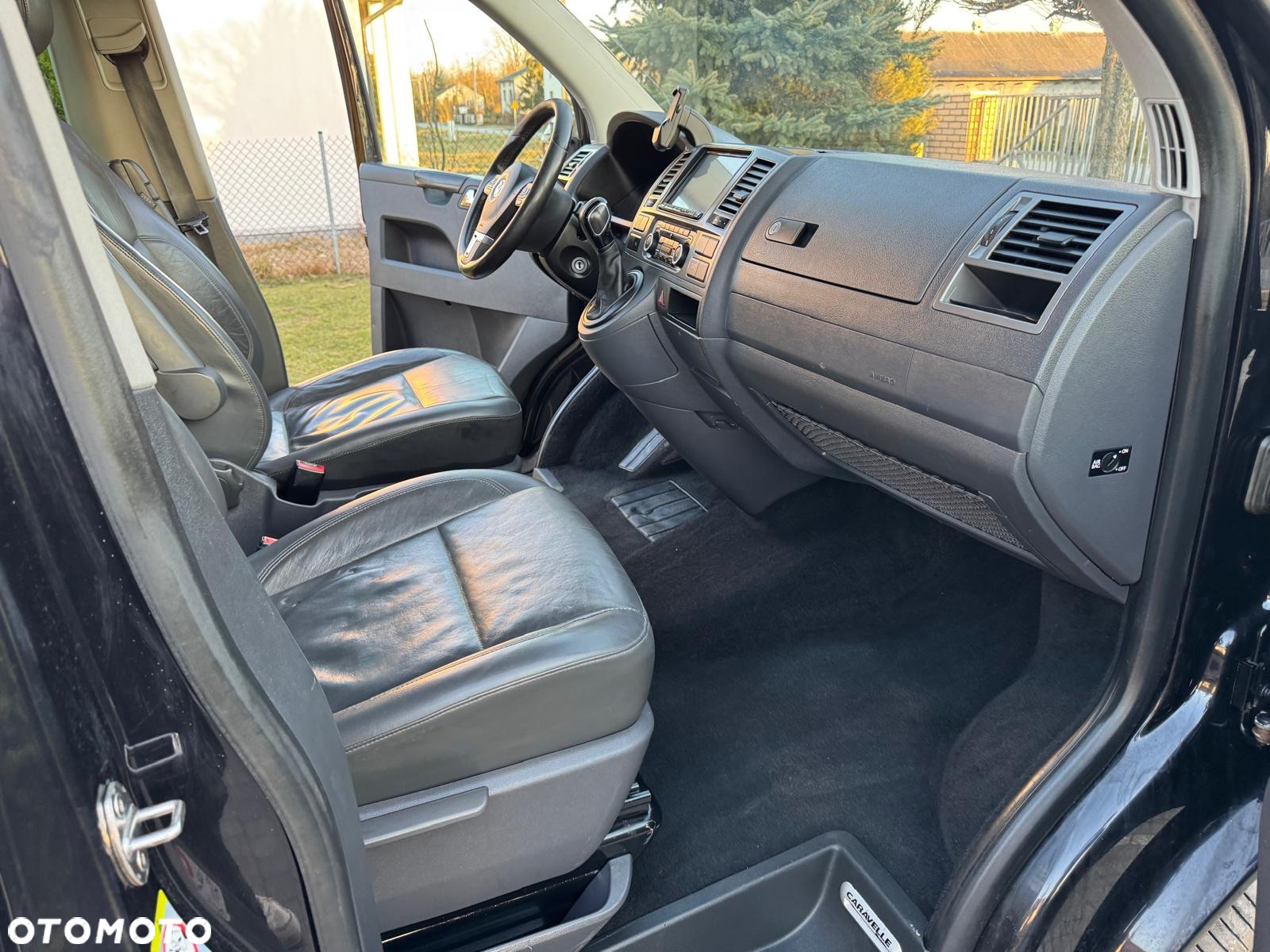 Volkswagen Caravelle - 6