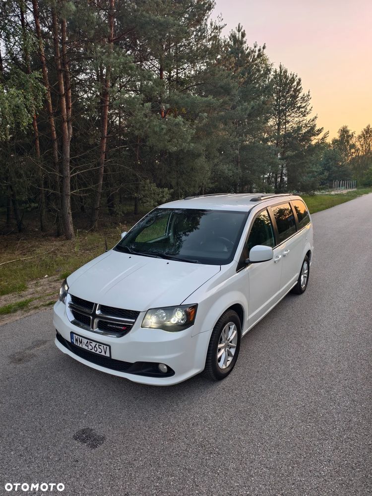 Dodge Grand Caravan - 28