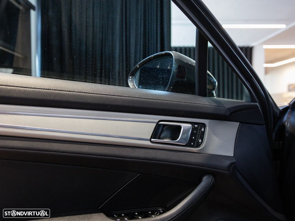 Porsche Panamera Sport Turismo 4 E-Hybrid Platinum Edition PDLS - 35