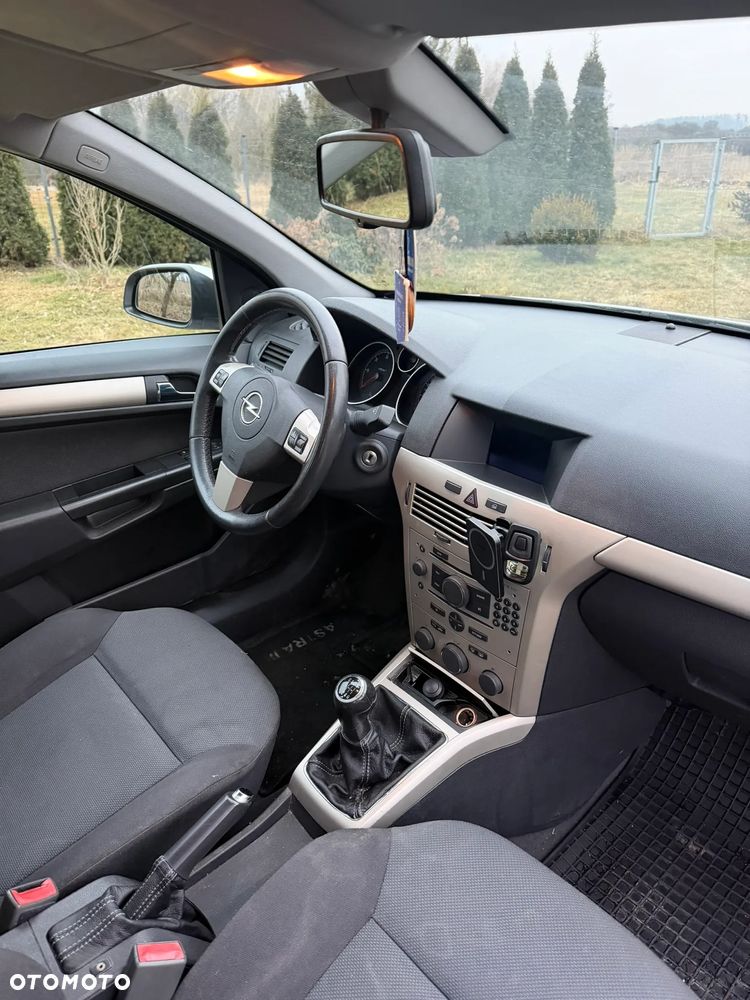 Opel Astra 1.7 CDTI DPF NAVI - 11