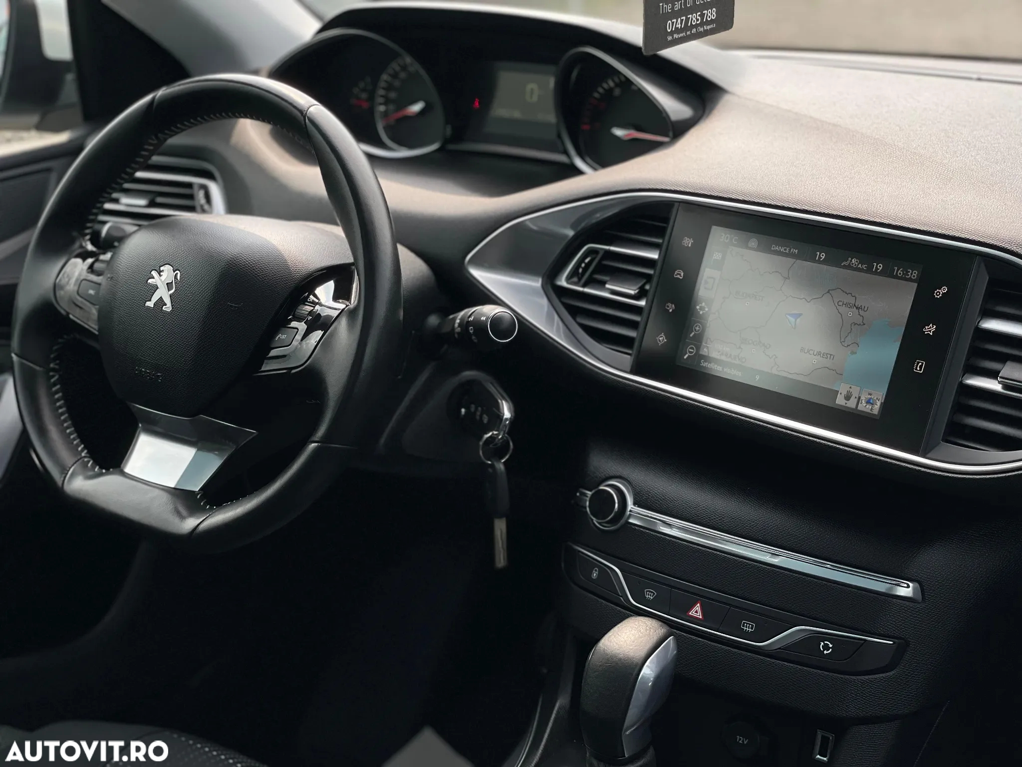 Peugeot 308 SW 1.2 L PureTech Turbo Allure Aut. - 27