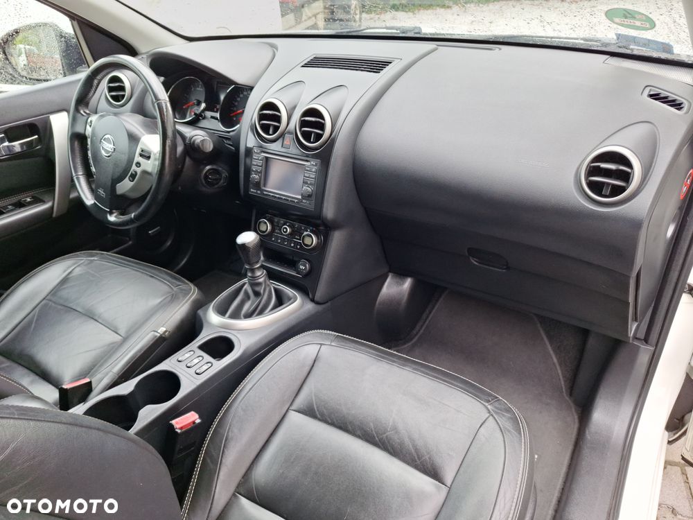 Nissan Qashqai - 25
